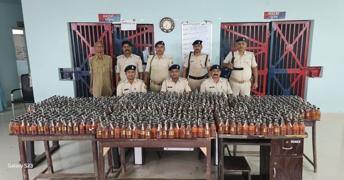 Large quantity of Nepali liquor recovered in West Champaran