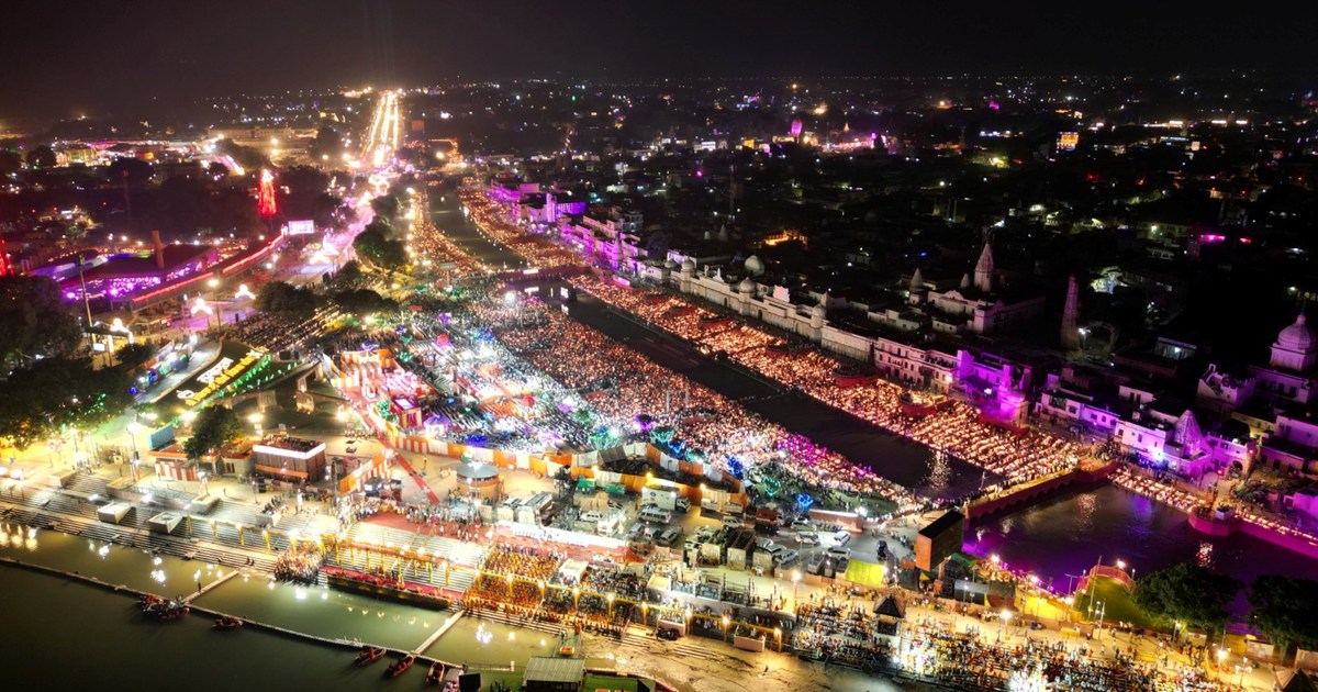 Ayodhya lit up with Deepotsav, created a world record