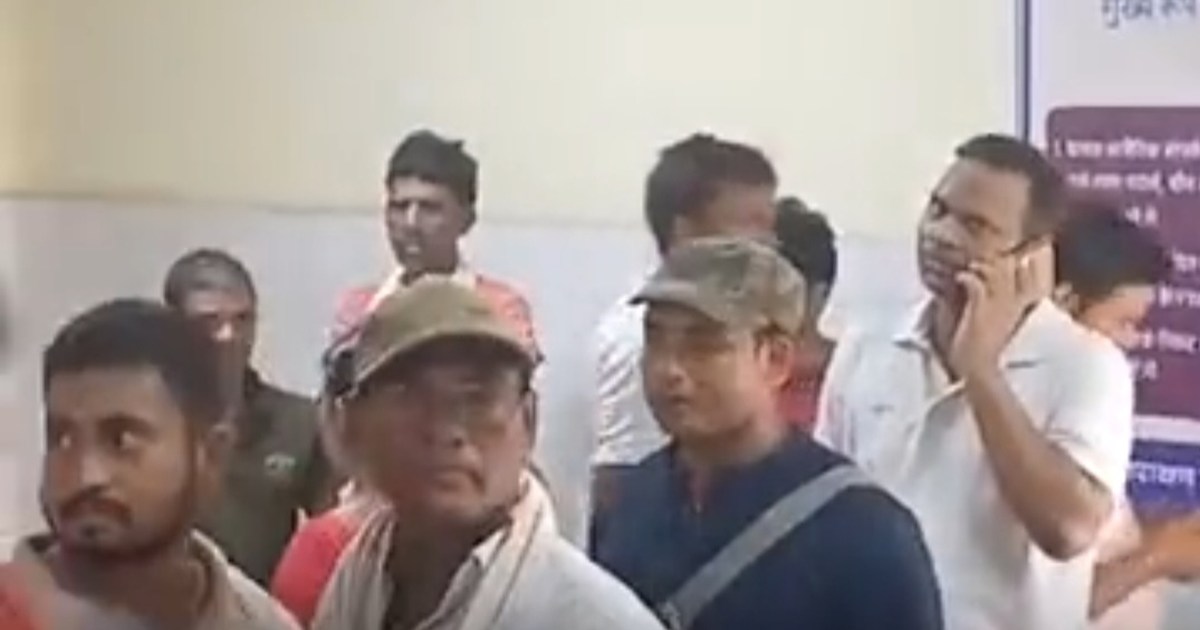 Rs 3 lakh robbed in broad daylight at a private finance offi