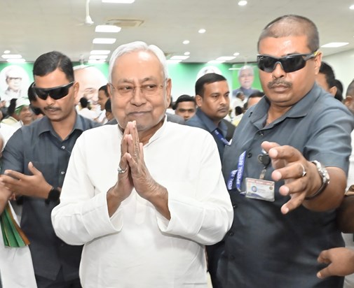 Nitish government again transferred many IAS officers
