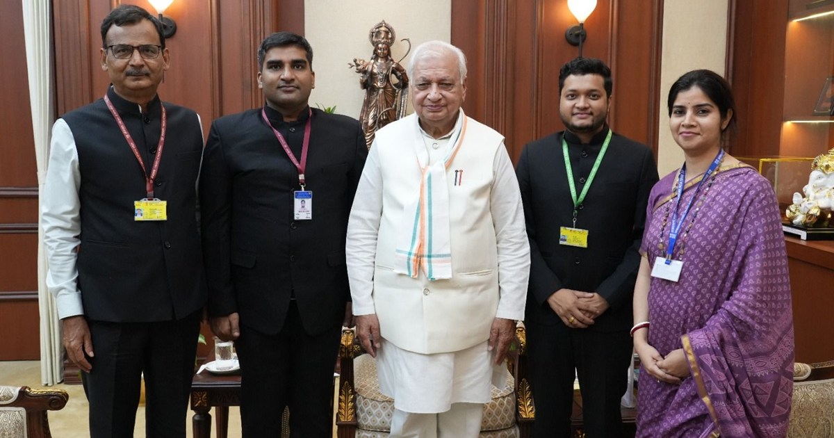 A delegation of IIS officers paid a courtesy call on Bihar G