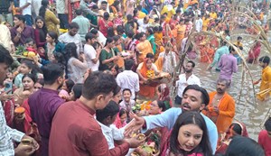 On the third day of Chhath, the great festival of folk faith, offerings were made to the setting sun.