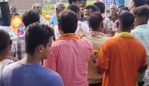 Protest against the song being played in support of a candidate at Chhath Ghat, The