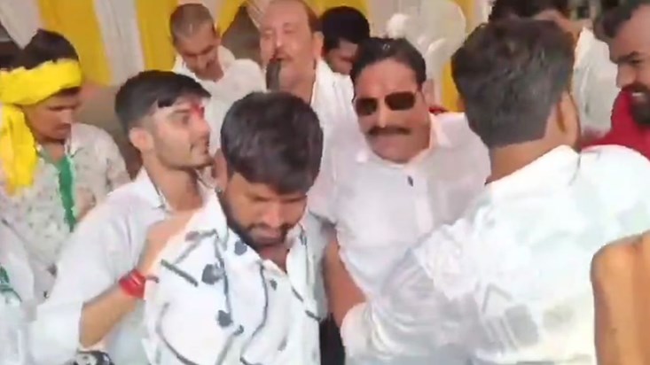 Anant Singh's stage broke as soon as he climbed on it Anant Singh's stage broke as soon as he climbed on it