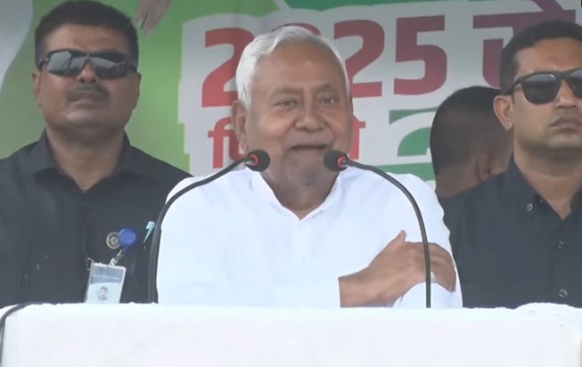 CM Nitish roared in his home constituency CM Nitish roared in his home constituency