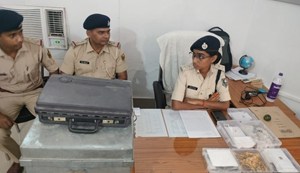 Earlier he used to run a tea shop, now Rs 1 crore was recovered from his house