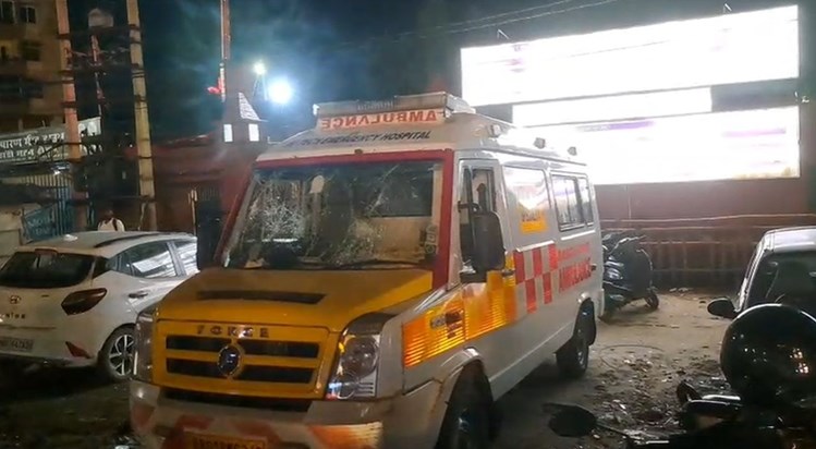 100 people booked for ruckus at Patna hospital 100 people booked for ruckus at Patna hospital
