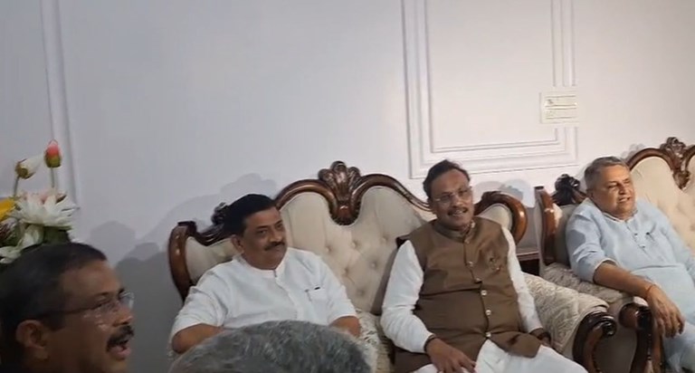 JDU-BJP leaders gathered at the Deputy CM's residence JDU-BJP leaders gathered at the Deputy CM's residence