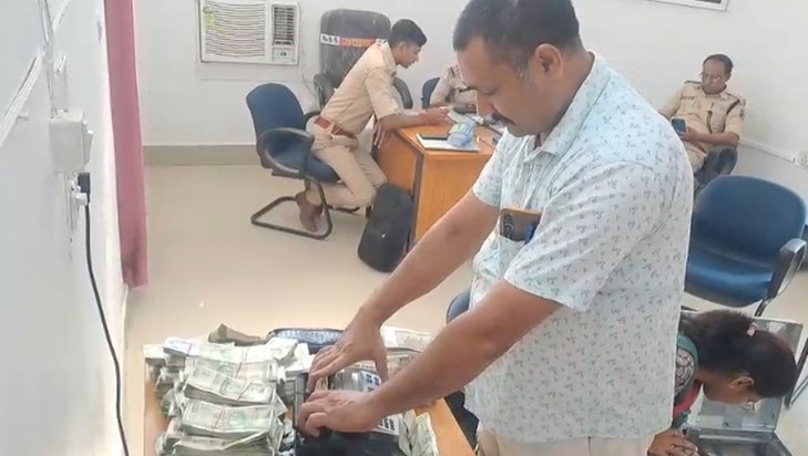 The work was gas repairing and the police recovered Rs 1 cro The work was gas repairing and the police recovered Rs 1 cro
