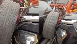 Two cars collided during PK's roadshow