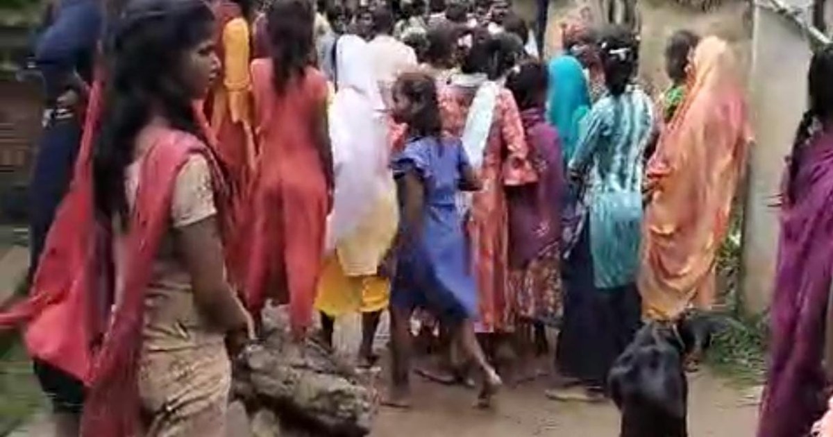 Two sons and a father died under suspicious circumstances af