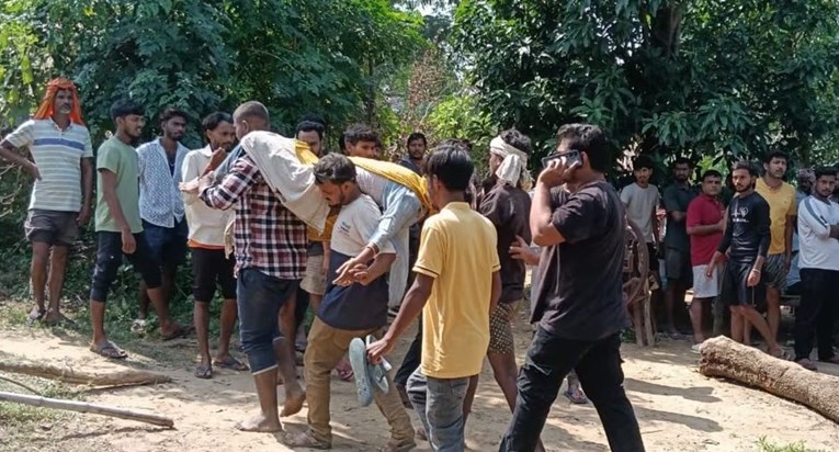 Boat capsizes in Aurangabad river Boat capsizes in Aurangabad river
