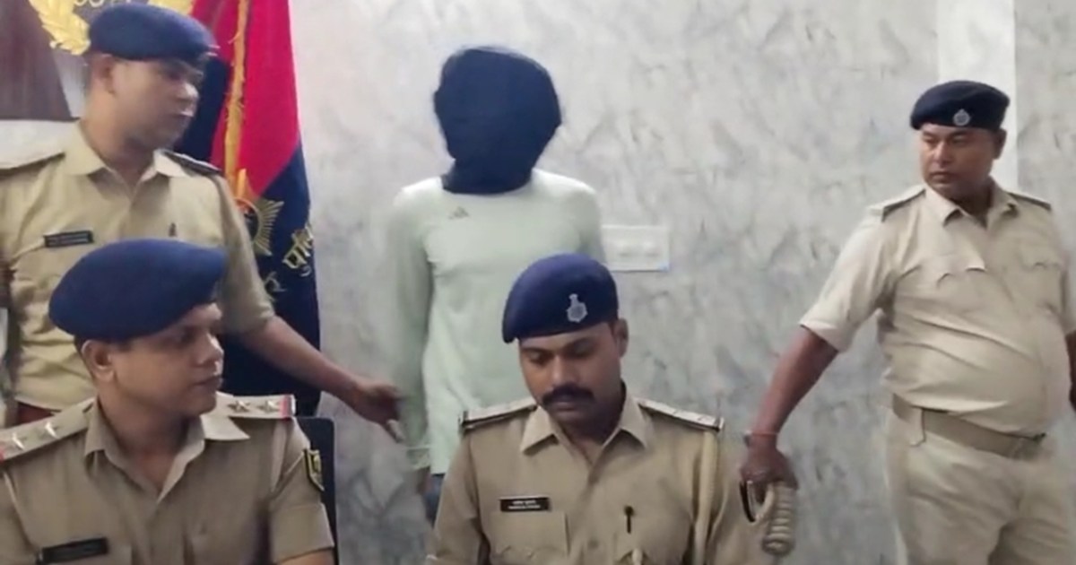 Mother did not give one lakh rupees, so the son shot him.