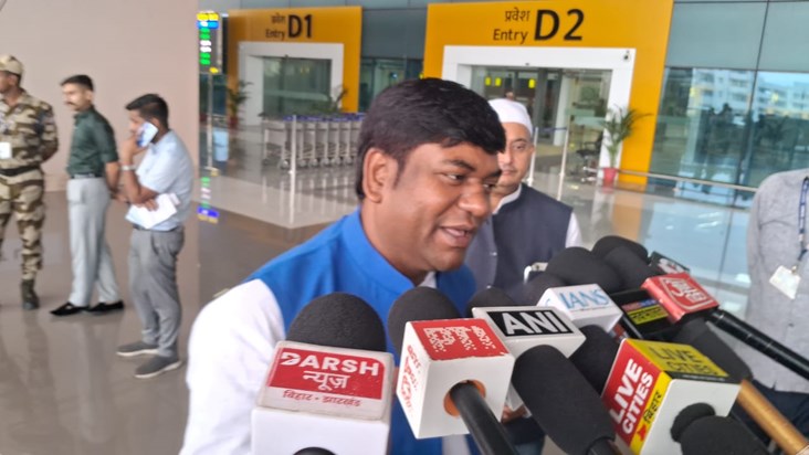 Mukesh Sahni is proud of CM Nitish. Mukesh Sahni is proud of CM Nitish.