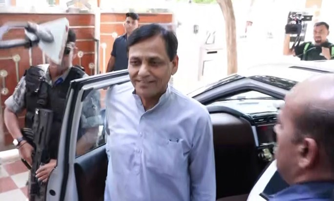 Chirag is saying that everything is positive but Nityanand R Chirag is saying that everything is positive but Nityanand R