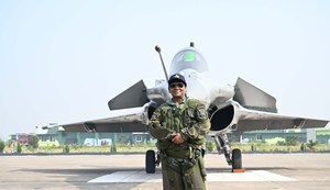 President flies in Rafale