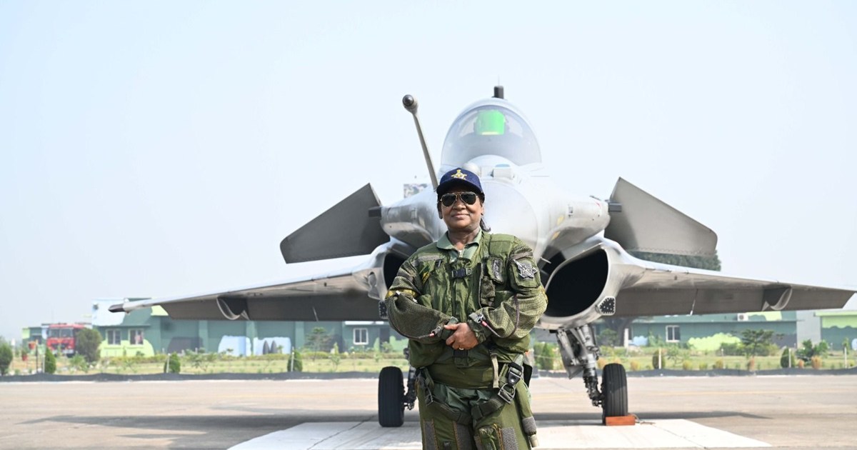 President flies in Rafale