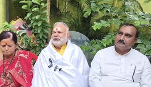 BJP leaders appeared before the media wearing shrouds and started crying.