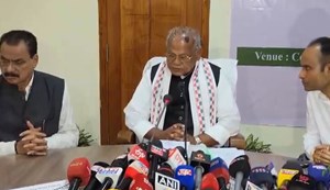 Chirag smiled but Manjhi's pain did not subside.