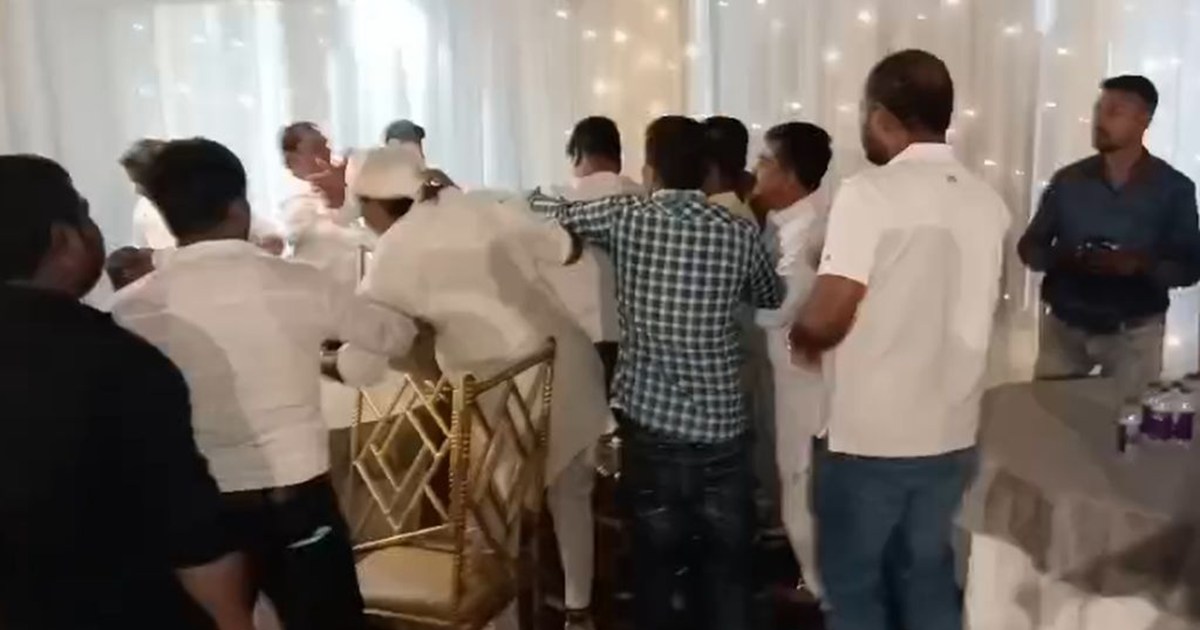 Workers clashed with each other during Mukesh Sahni's press 