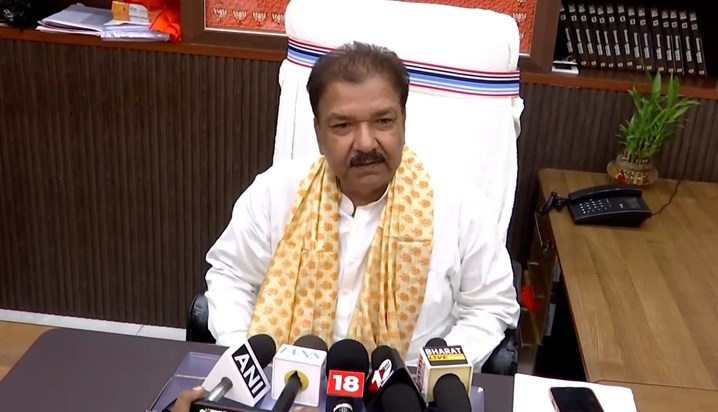 Tejashwi may also talk about distributing gold chains and ri Tejashwi may also talk about distributing gold chains and ri
