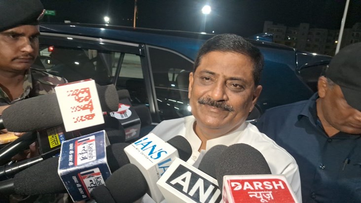 Is Tejasvi bigger than the world's economists?