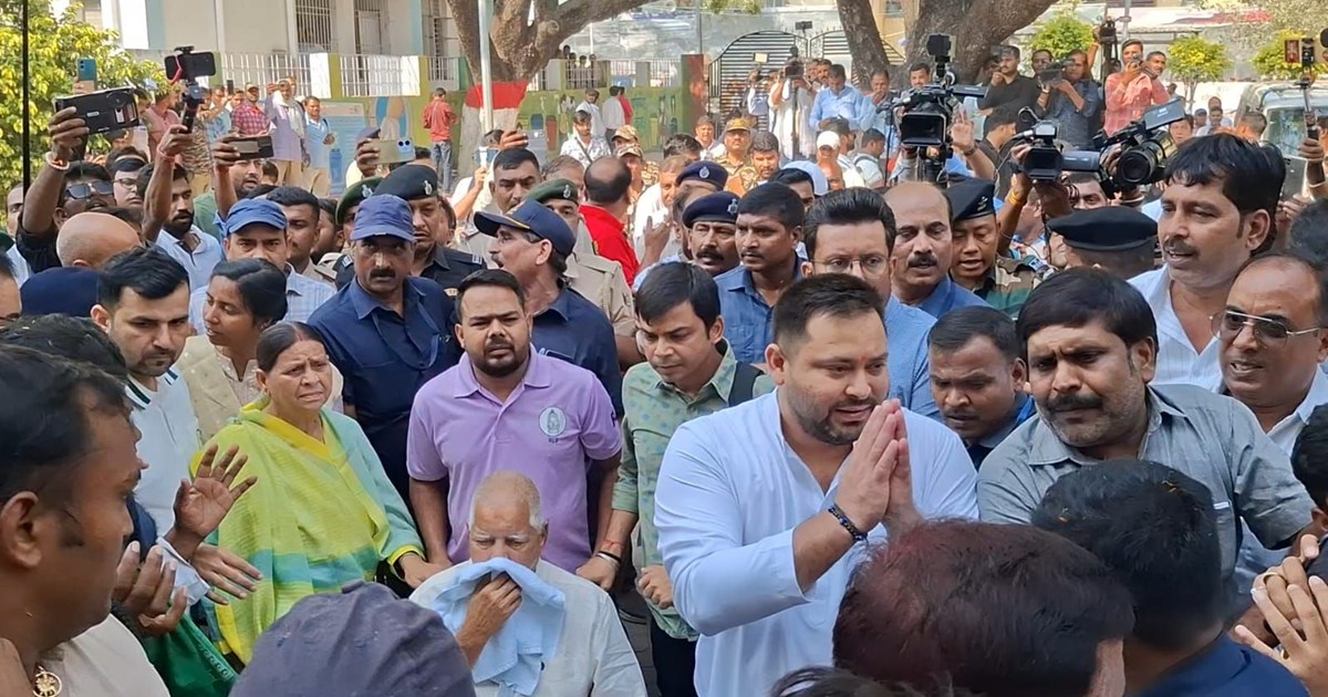 Tejashwi Yadav filed his nomination papers from the Raghopur
