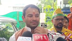 Tej Pratap teaches Tejashwi a lesson in 