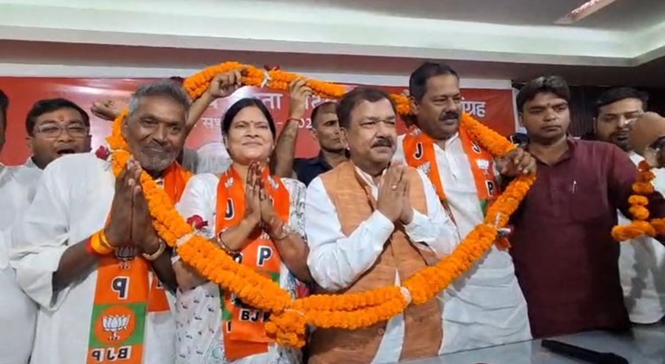 There is going to be a rush in the politics of Bihar. There is going to be a rush in the politics of Bihar.