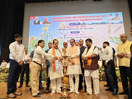 The role of farmer advisor is important in the successful im The role of farmer advisor is important in the successful im