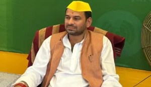 Tej Pratap Yadav's convoy attacked in Vaishali