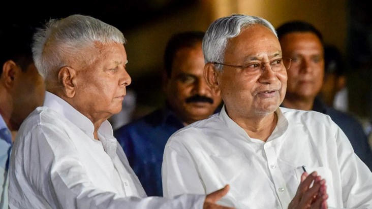 Lalu Yadav arrives to meet CM Nitish, speculations begin in 