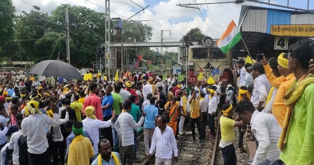 In Jharkhand, Kudmi community created ruckus on the railway 