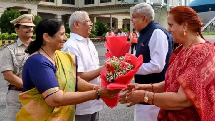 Vice President Jagdeep Dhankhar arrived with his wife, offer