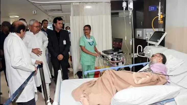 amir subhani aiirlift to delhi for doctor advice