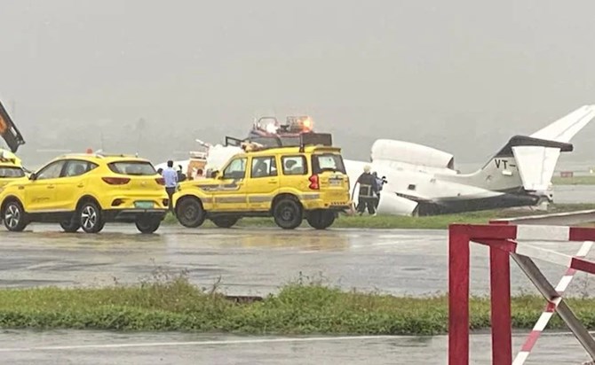 chartered-plane-crash-lands-at-mumbai-airport-6-passengers-w chartered-plane-crash-lands-at-mumbai-airport-6-passengers-w