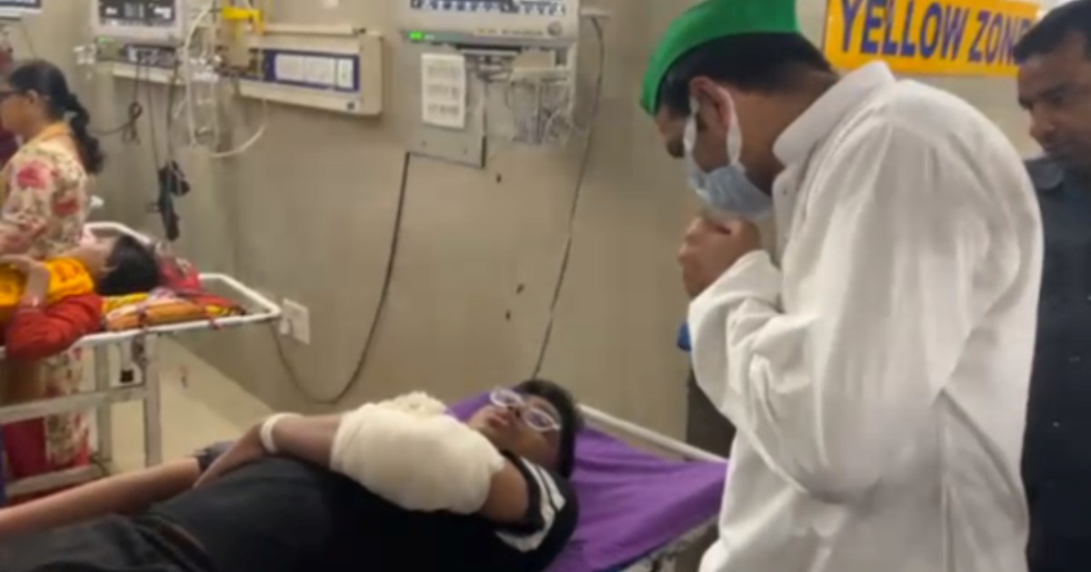 Lalu's elder brother Tej Pratap helped the injured student, 