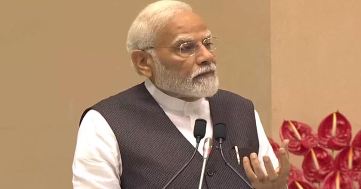 pm-modi-says-simplicity-of-language-and-law-is-an-important-