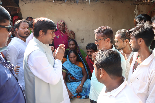 mukesh sahani meet muzaffarpur boat accident families mukesh sahani meet muzaffarpur boat accident families