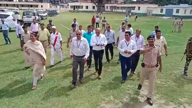 KK Pathak reached Araria and inspected the school, took stoc