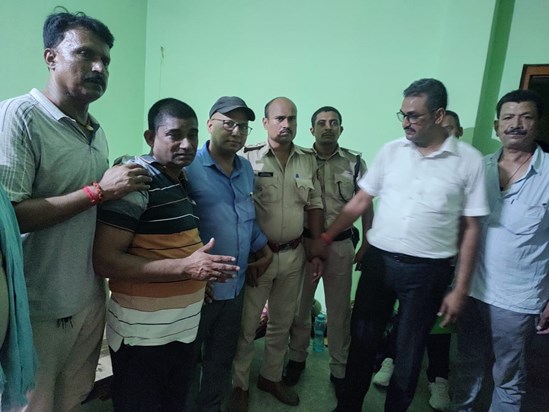 Vigilance arrested the inspector and the watchman red handed Vigilance arrested the inspector and the watchman red handed