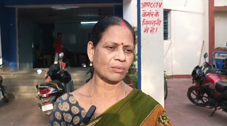 The same teacher was robbed again in Munger The same teacher was robbed again in Munger