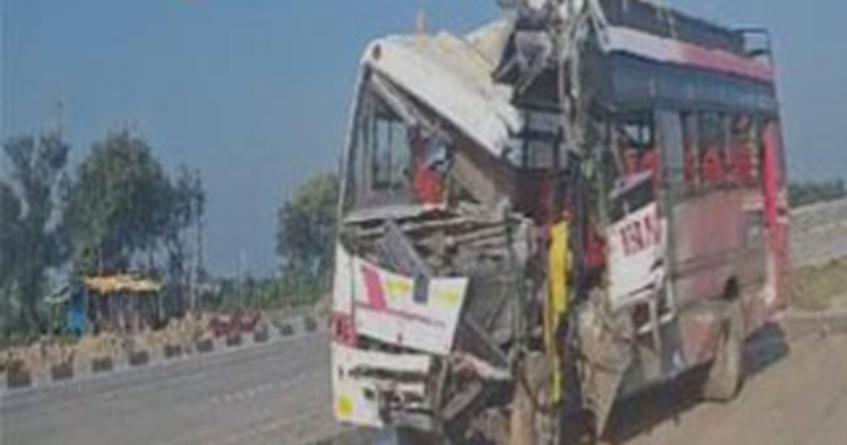 Bus going for Pinddaan crashes, three relatives die on the s