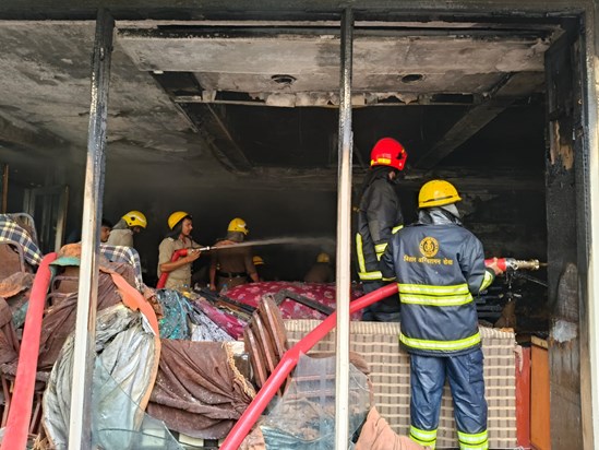 A huge fire broke out in a building located in the middle of
