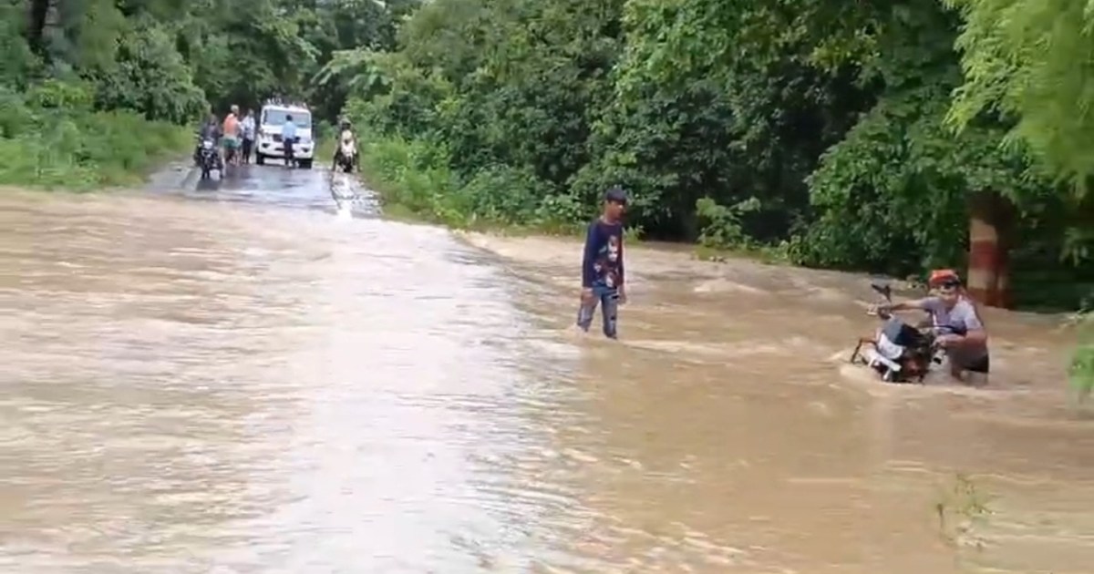 When the bike rider started flowing in the strong current of
