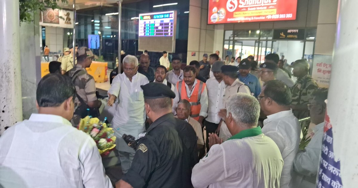 BREAKING NEWS; RJD Lalu Prasad Yadav just returned to Patna 
