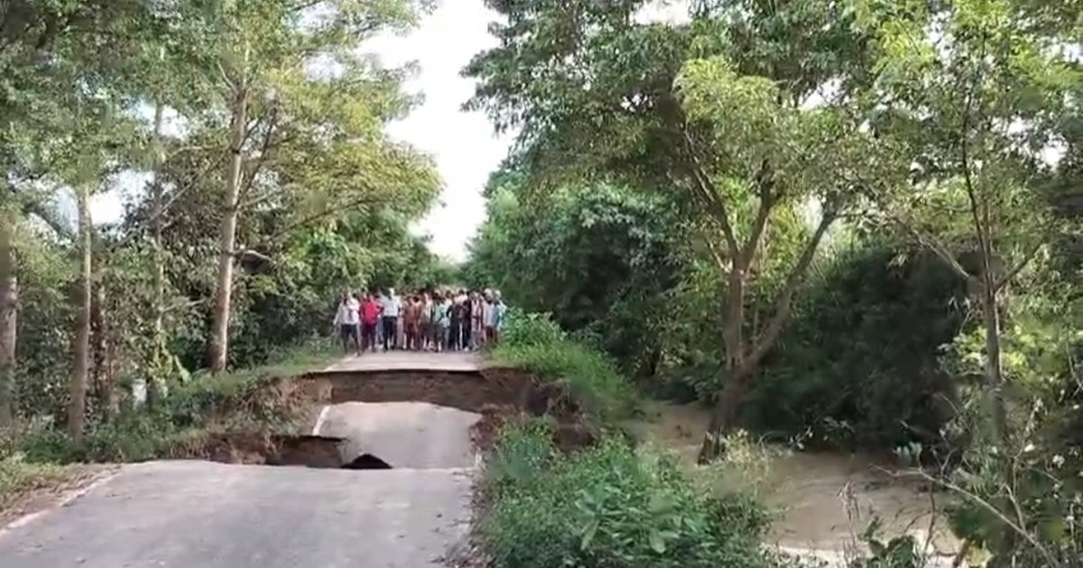 Water entered many villages due to the breaking of embankmen