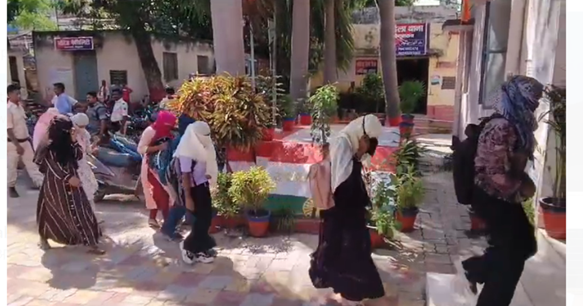 Sex racket busted in Begusarai, 25 boys and girls arrested