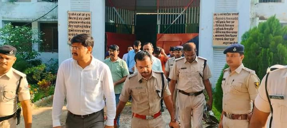 DM and SP raided Katihar jail DM and SP raided Katihar jail
