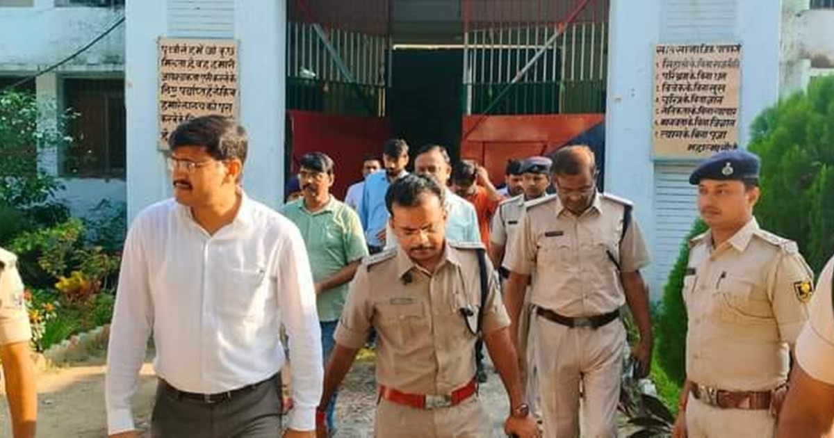 DM and SP raided Katihar jail